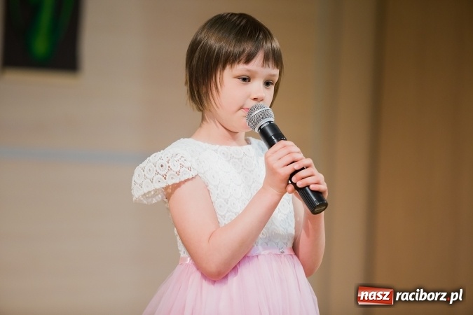 Zdjęcie w galerii na portalu naszraciborz.pl: XXII Przegląd Młodych Talentów w Tworkowie wiadomości z regionu