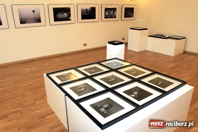 Zdjęcie w galerii na portalu naszraciborz.pl: W obiektywie absolwentów raciborskiego Liceum Plastycznego, czyli wystawa fotografii na Zamku Piastowskim  wiadomości z regionu