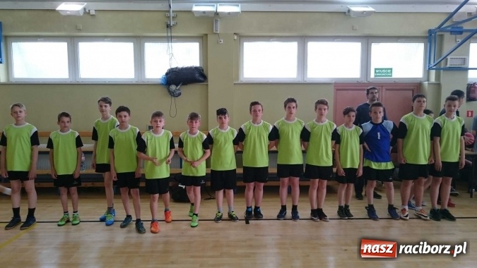 Zdjęcie w galerii na portalu naszraciborz.pl: Pawł&oacute;w w rundzie finałowej szczypiorniaka wiadomości z regionu