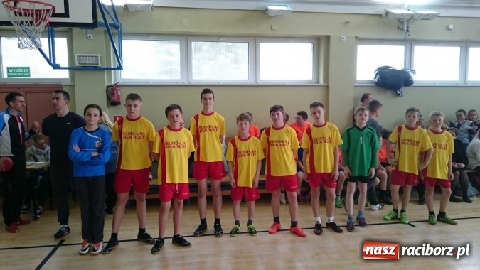 Zdjęcie w galerii na portalu naszraciborz.pl: Pawł&oacute;w w rundzie finałowej szczypiorniaka wiadomości z regionu