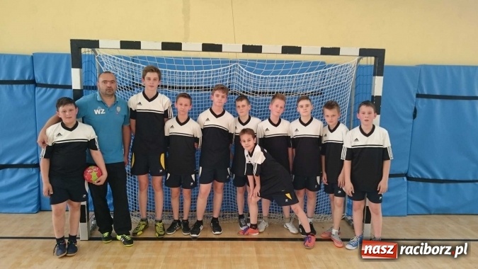 Zdjęcie w galerii na portalu naszraciborz.pl: Pawł&oacute;w w rundzie finałowej szczypiorniaka wiadomości z regionu