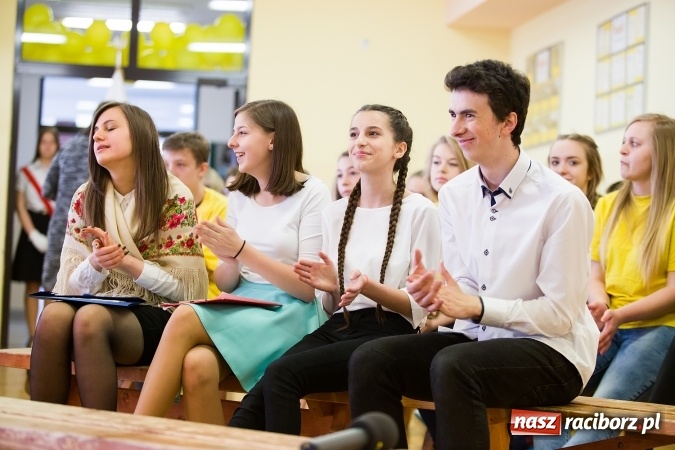 Zdjęcie w galerii na portalu naszraciborz.pl: Gimnazjum nr 3 świętowało Dzień Patrona Szkoły wiadomości z regionu
