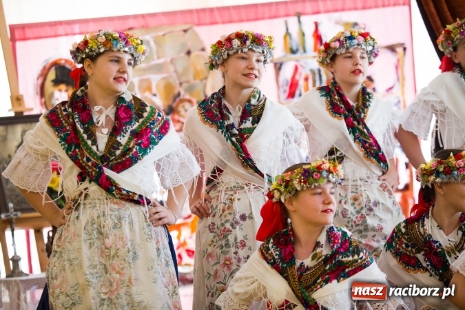 Zdjęcie w galerii na portalu naszraciborz.pl: Gimnazjum nr 3 świętowało Dzień Patrona Szkoły wiadomości z regionu