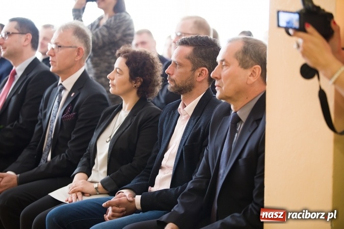 Zdjęcie w galerii na portalu naszraciborz.pl: Gimnazjum nr 3 świętowało Dzień Patrona Szkoły wiadomości z regionu