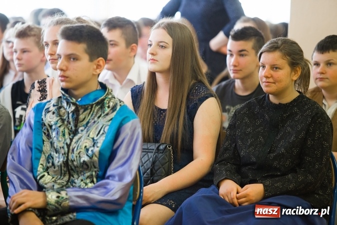 Zdjęcie w galerii na portalu naszraciborz.pl: Gimnazjum nr 3 świętowało Dzień Patrona Szkoły wiadomości z regionu