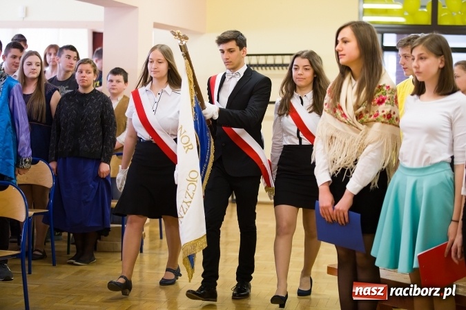 Zdjęcie w galerii na portalu naszraciborz.pl: Gimnazjum nr 3 świętowało Dzień Patrona Szkoły wiadomości z regionu