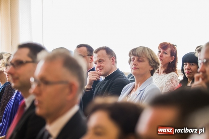 Zdjęcie w galerii na portalu naszraciborz.pl: Gimnazjum nr 3 świętowało Dzień Patrona Szkoły wiadomości z regionu