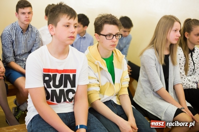 Zdjęcie w galerii na portalu naszraciborz.pl: Gimnazjum nr 3 świętowało Dzień Patrona Szkoły wiadomości z regionu
