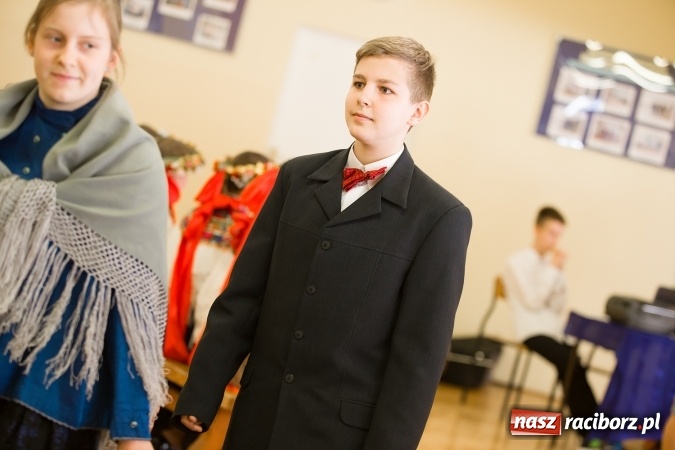 Zdjęcie w galerii na portalu naszraciborz.pl: Gimnazjum nr 3 świętowało Dzień Patrona Szkoły wiadomości z regionu