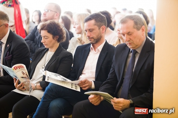 Zdjęcie w galerii na portalu naszraciborz.pl: Gimnazjum nr 3 świętowało Dzień Patrona Szkoły wiadomości z regionu