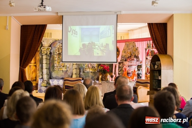 Zdjęcie w galerii na portalu naszraciborz.pl: Gimnazjum nr 3 świętowało Dzień Patrona Szkoły wiadomości z regionu