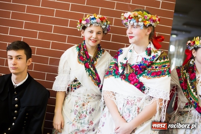 Zdjęcie w galerii na portalu naszraciborz.pl: Gimnazjum nr 3 świętowało Dzień Patrona Szkoły wiadomości z regionu