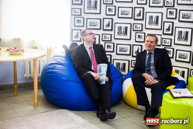 Zdjęcie w galerii na portalu naszraciborz.pl: Gimnazjum nr 3 świętowało Dzień Patrona Szkoły wiadomości z regionu