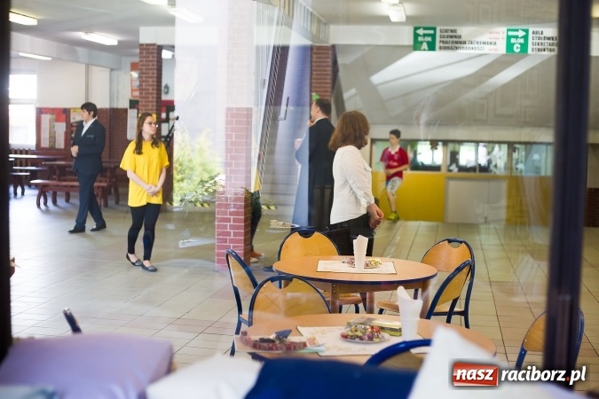 Zdjęcie w galerii na portalu naszraciborz.pl: Gimnazjum nr 3 świętowało Dzień Patrona Szkoły wiadomości z regionu