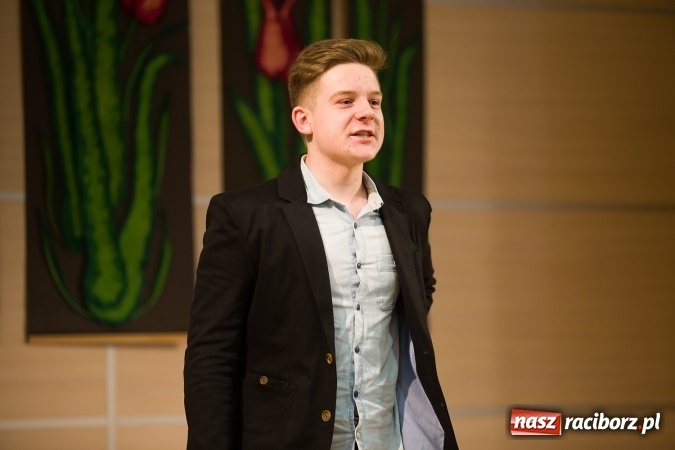 Zdjęcie w galerii na portalu naszraciborz.pl: XXII Przegląd Młodych Talentów - taniec i recytacja wiadomości z regionu