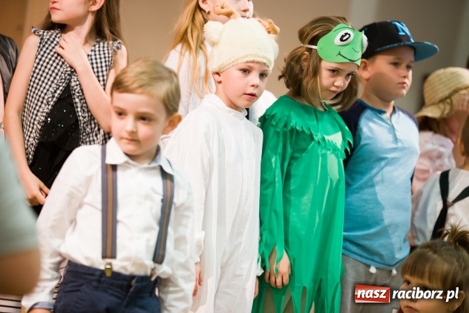 Zdjęcie w galerii na portalu naszraciborz.pl: XXII Przegląd Młodych Talentów - taniec i recytacja wiadomości z regionu