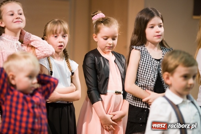 Zdjęcie w galerii na portalu naszraciborz.pl: XXII Przegląd Młodych Talentów - taniec i recytacja wiadomości z regionu