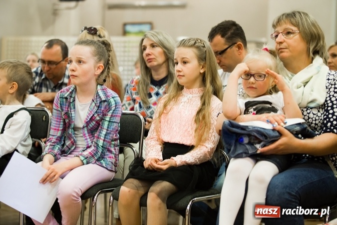 Zdjęcie w galerii na portalu naszraciborz.pl: XXII Przegląd Młodych Talentów - taniec i recytacja wiadomości z regionu