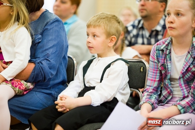 Zdjęcie w galerii na portalu naszraciborz.pl: XXII Przegląd Młodych Talentów - taniec i recytacja wiadomości z regionu