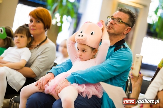 Zdjęcie w galerii na portalu naszraciborz.pl: XXII Przegląd Młodych Talentów - taniec i recytacja wiadomości z regionu