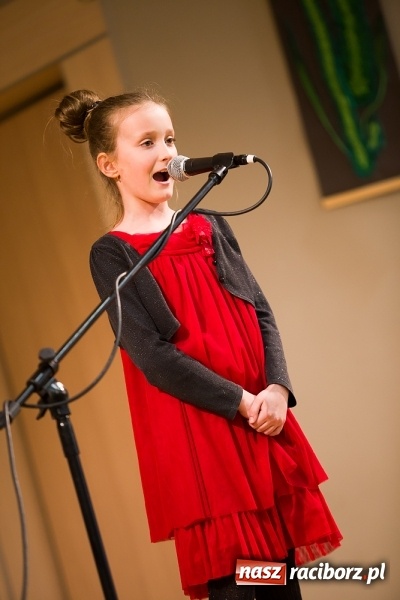 Zdjęcie w galerii na portalu naszraciborz.pl: XXII Przegląd Młodych Talentów - taniec i recytacja wiadomości z regionu