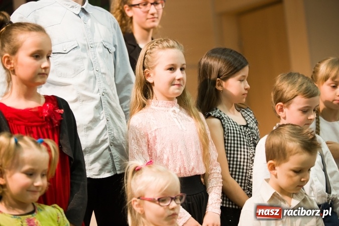 Zdjęcie w galerii na portalu naszraciborz.pl: XXII Przegląd Młodych Talentów - taniec i recytacja wiadomości z regionu