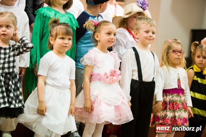 Zdjęcie w galerii na portalu naszraciborz.pl: XXII Przegląd Młodych Talentów - taniec i recytacja wiadomości z regionu