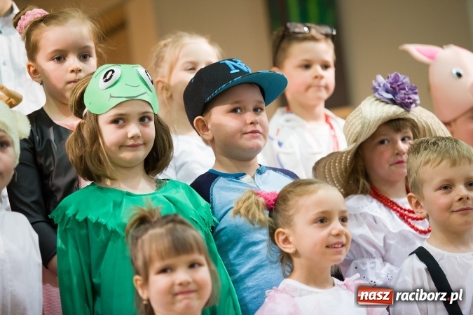 Zdjęcie w galerii na portalu naszraciborz.pl: XXII Przegląd Młodych Talentów - taniec i recytacja wiadomości z regionu