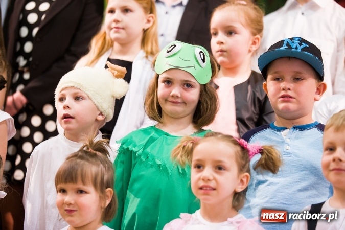 Zdjęcie w galerii na portalu naszraciborz.pl: XXII Przegląd Młodych Talentów - taniec i recytacja wiadomości z regionu