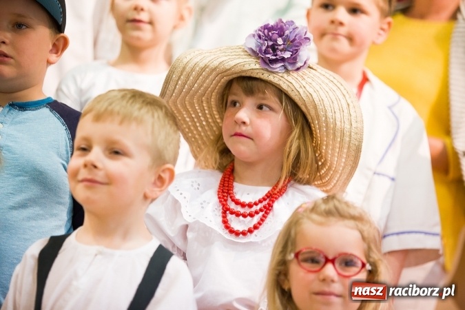 Zdjęcie w galerii na portalu naszraciborz.pl: XXII Przegląd Młodych Talentów - taniec i recytacja wiadomości z regionu