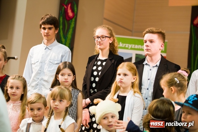 Zdjęcie w galerii na portalu naszraciborz.pl: XXII Przegląd Młodych Talentów - taniec i recytacja wiadomości z regionu