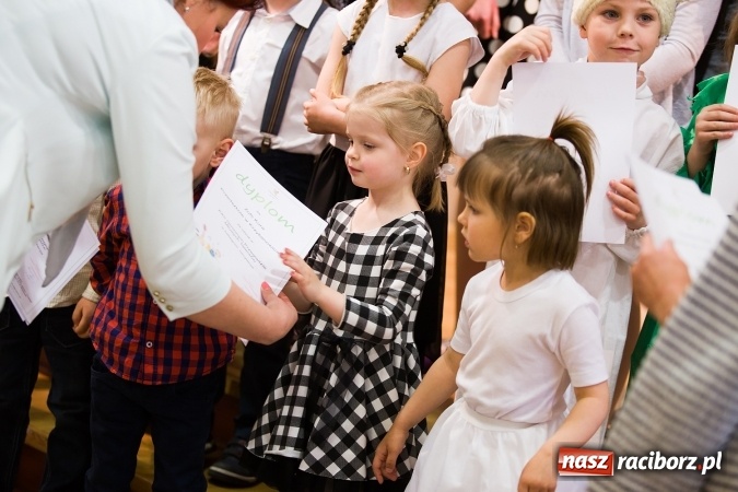 Zdjęcie w galerii na portalu naszraciborz.pl: XXII Przegląd Młodych Talentów - taniec i recytacja wiadomości z regionu