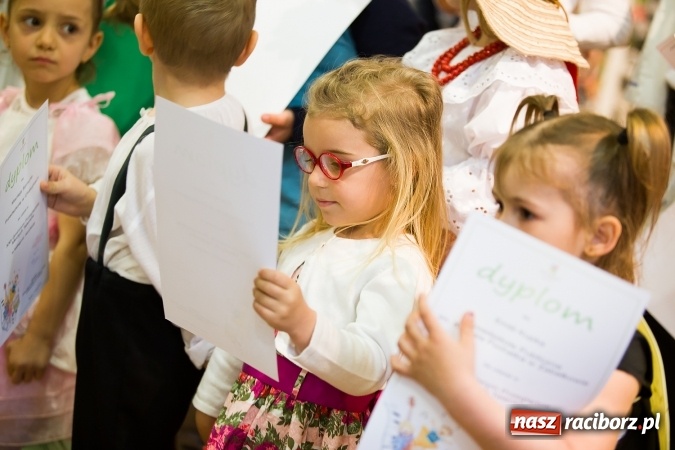 Zdjęcie w galerii na portalu naszraciborz.pl: XXII Przegląd Młodych Talentów - taniec i recytacja wiadomości z regionu