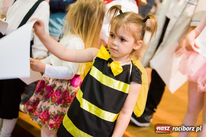 Zdjęcie w galerii na portalu naszraciborz.pl: XXII Przegląd Młodych Talentów - taniec i recytacja wiadomości z regionu