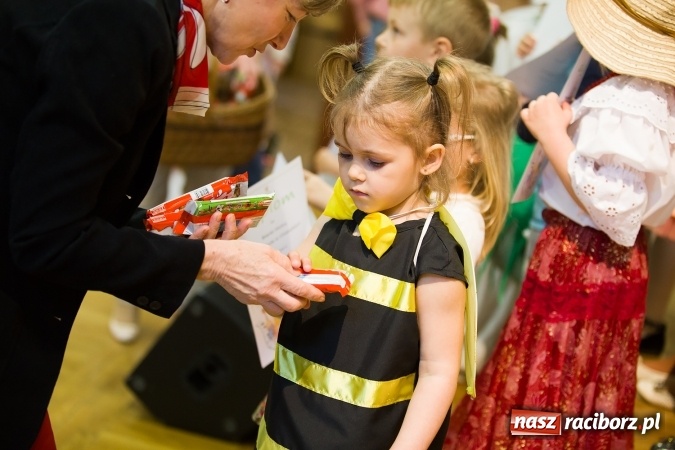 Zdjęcie w galerii na portalu naszraciborz.pl: XXII Przegląd Młodych Talentów - taniec i recytacja wiadomości z regionu