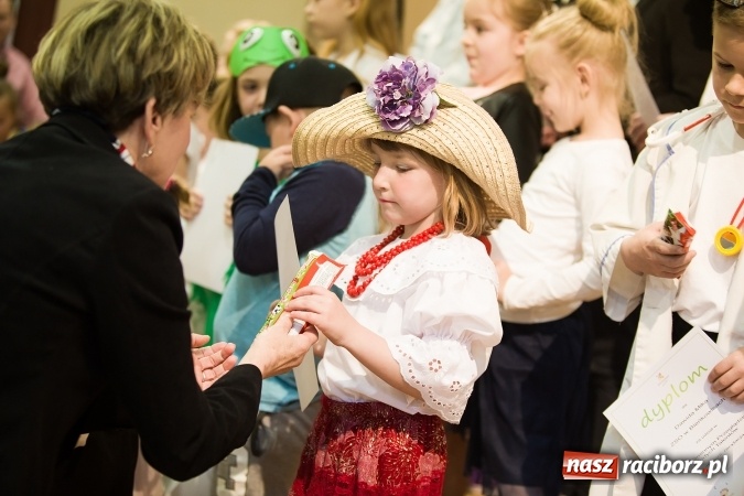 Zdjęcie w galerii na portalu naszraciborz.pl: XXII Przegląd Młodych Talentów - taniec i recytacja wiadomości z regionu