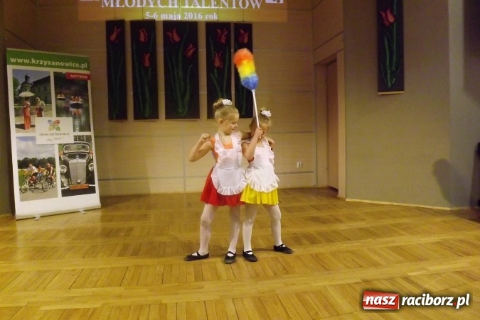 Zdjęcie w galerii na portalu naszraciborz.pl: XXII Przegląd Młodych Talentów - taniec i recytacja wiadomości z regionu
