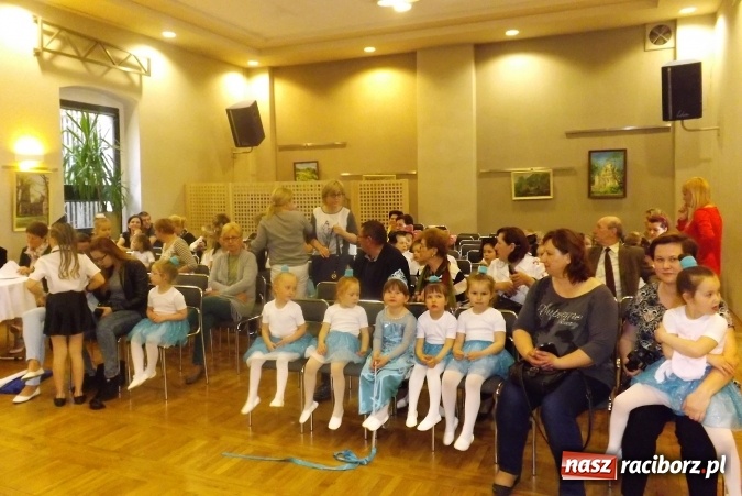 Zdjęcie w galerii na portalu naszraciborz.pl: XXII Przegląd Młodych Talentów - taniec i recytacja wiadomości z regionu