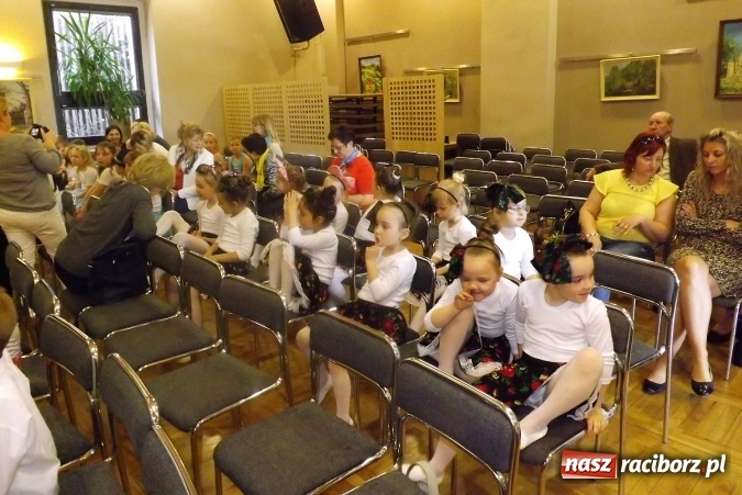 Zdjęcie w galerii na portalu naszraciborz.pl: XXII Przegląd Młodych Talentów - taniec i recytacja wiadomości z regionu