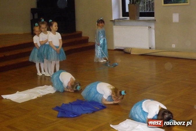 Zdjęcie w galerii na portalu naszraciborz.pl: XXII Przegląd Młodych Talentów - taniec i recytacja wiadomości z regionu