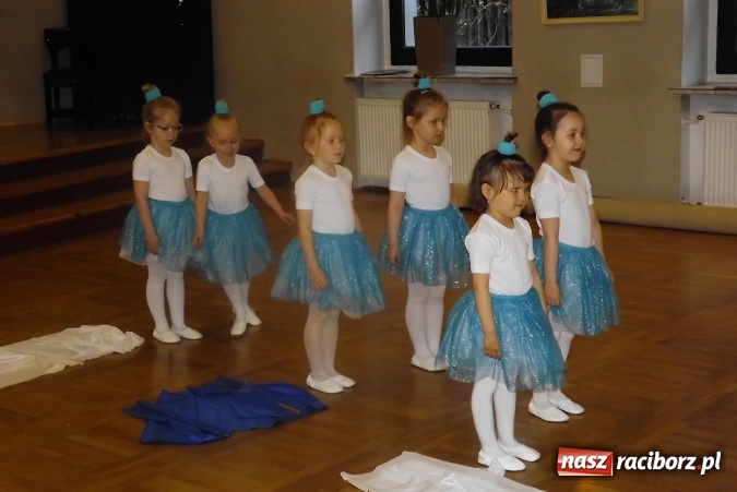 Zdjęcie w galerii na portalu naszraciborz.pl: XXII Przegląd Młodych Talentów - taniec i recytacja wiadomości z regionu