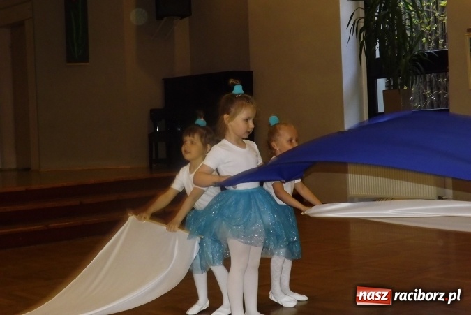 Zdjęcie w galerii na portalu naszraciborz.pl: XXII Przegląd Młodych Talentów - taniec i recytacja wiadomości z regionu