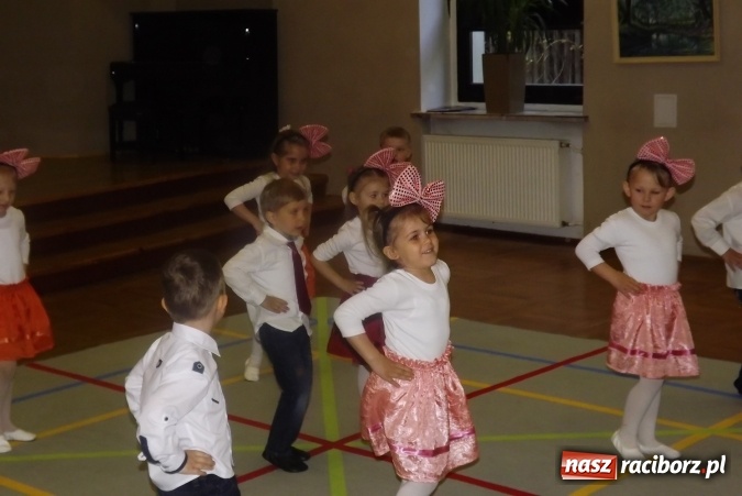 Zdjęcie w galerii na portalu naszraciborz.pl: XXII Przegląd Młodych Talentów - taniec i recytacja wiadomości z regionu