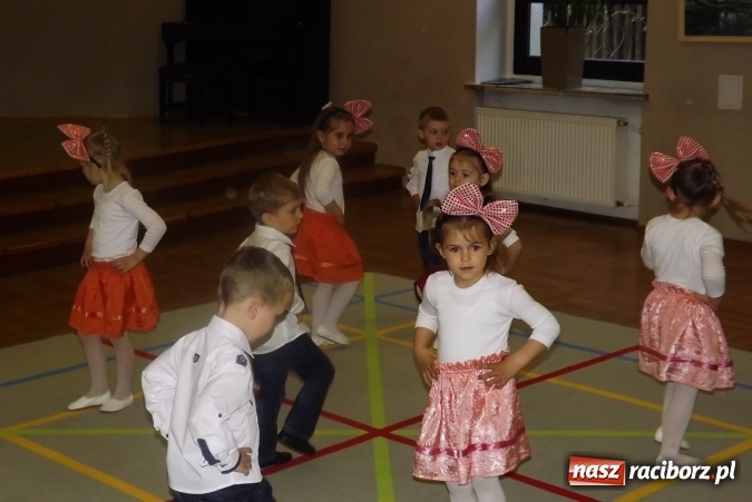 Zdjęcie w galerii na portalu naszraciborz.pl: XXII Przegląd Młodych Talentów - taniec i recytacja wiadomości z regionu