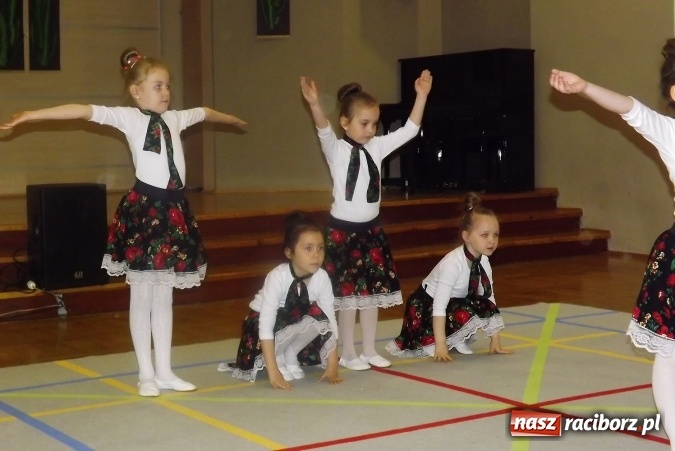 Zdjęcie w galerii na portalu naszraciborz.pl: XXII Przegląd Młodych Talentów - taniec i recytacja wiadomości z regionu