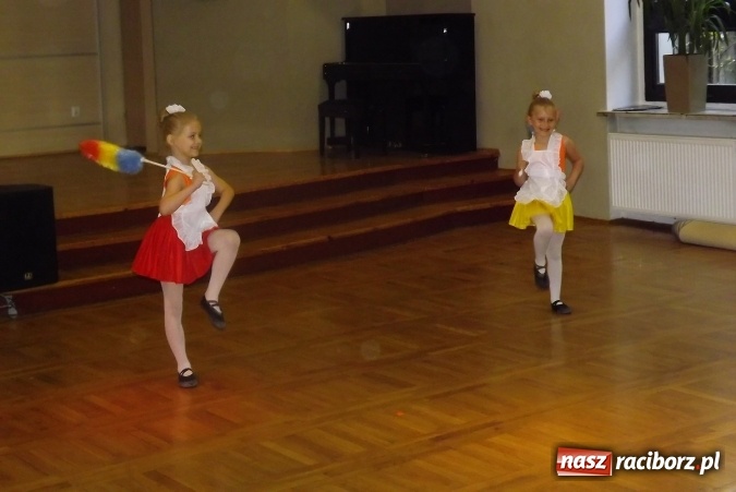 Zdjęcie w galerii na portalu naszraciborz.pl: XXII Przegląd Młodych Talentów - taniec i recytacja wiadomości z regionu