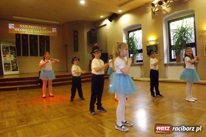 Zdjęcie w galerii na portalu naszraciborz.pl: XXII Przegląd Młodych Talentów - taniec i recytacja wiadomości z regionu