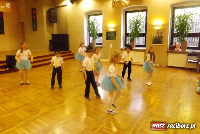 Zdjęcie w galerii na portalu naszraciborz.pl: XXII Przegląd Młodych Talentów - taniec i recytacja wiadomości z regionu