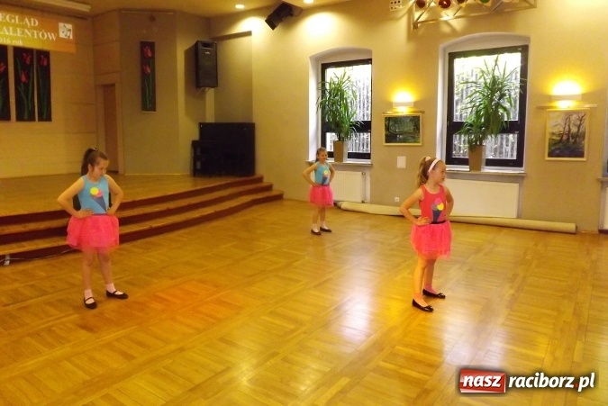 Zdjęcie w galerii na portalu naszraciborz.pl: XXII Przegląd Młodych Talentów - taniec i recytacja wiadomości z regionu