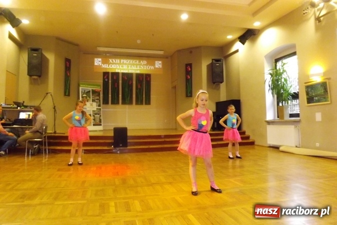 Zdjęcie w galerii na portalu naszraciborz.pl: XXII Przegląd Młodych Talentów - taniec i recytacja wiadomości z regionu